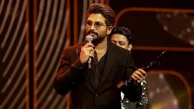 ఫిల్మ్ఫేర్ అడ్డా.. బన్నీ మాస్ దెబ్బ: పుష్ప 2 రికార్డులు బద్దలు! అల్లు అర్జున్ రియాక్షన్ చూస్తే షాక్! ఫిల్మ్ఫేర్ అడ్డా.. బన్నీ మాస్ దెబ్బ: పుష్ప 2 రికార్డులు బద్దలు! అల్లు అర్జున్ రియాక్షన్ చూస్తే షాక్!