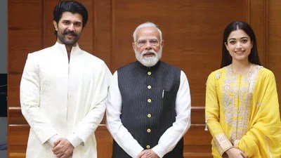 షాకింగ్: ప్రధాని మోదీని కలిసిన విరోష్ జంట.. పెళ్లికి పిలిస్తే రాలేదు.. కానీ రిసెప్షన్కు? షాకింగ్: ప్రధాని మోదీని కలిసిన విరోష్ జంట.. పెళ్లికి పిలిస్తే రాలేదు.. కానీ రిసెప్షన్కు?