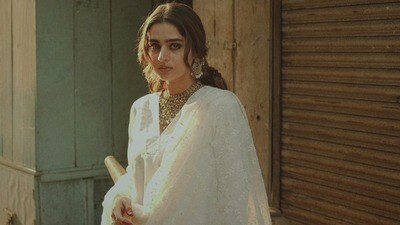 Actress Ayesha Khan Receives Rape Threats for Discussing Periods & Body Shaming Actress Ayesha Khan Receives Rape Threats for Discussing Periods & Body Shaming