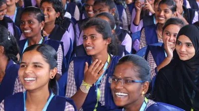టెన్త్ విద్యార్థులకు అదిరిపోయే ఆఫర్! హాల్ టికెట్ ఉంటే చాలు.. ఉచితంగా ఊరంతా చుట్టేయొచ్చు! టెన్త్ విద్యార్థులకు అదిరిపోయే ఆఫర్! హాల్ టికెట్ ఉంటే చాలు.. ఉచితంగా ఊరంతా చుట్టేయొచ్చు!