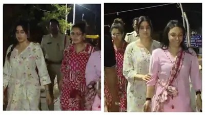 Janhvi Kapoor's Birthday Pilgrimage: Actress Climbs to Tirumala Temple, Fans Hail Devotion Janhvi Kapoor's Birthday Pilgrimage: Actress Climbs to Tirumala Temple, Fans Hail Devotion