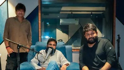 ఉస్తాద్ భగత్ సింగ్: పవన్ కళ్యాణ్ డబ్బింగ్ దద్దరిల్లుతోంది! ఫ్యాన్స్ కి పూనకాలే!! ఉస్తాద్ భగత్ సింగ్: పవన్ కళ్యాణ్ డబ్బింగ్ దద్దరిల్లుతోంది! ఫ్యాన్స్ కి పూనకాలే!!