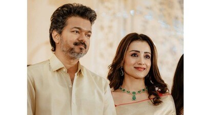 విజయ్ వైఫ్ సంచలనం: ఇంట్లో ఉండనివ్వట్లేదు, బెదిరింపులు! కోర్టులో మరో పిటిషన్, దళపతికి షాక్! విజయ్ వైఫ్ సంచలనం: ఇంట్లో ఉండనివ్వట్లేదు, బెదిరింపులు! కోర్టులో మరో పిటిషన్, దళపతికి షాక్!