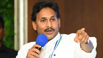 మహిళా ద్రోహం: చంద్రబాబుకు జగన్ సూటి ప్రశ్నలు! హామీల సంగతేంటి? మహిళా ద్రోహం: చంద్రబాబుకు జగన్ సూటి ప్రశ్నలు! హామీల సంగతేంటి?