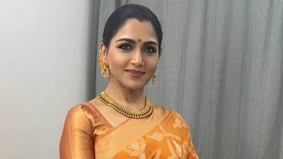 Khushbu Sundar's Surprising Praise for Young Heroines Goes Viral Khushbu Sundar's Surprising Praise for Young Heroines Goes Viral