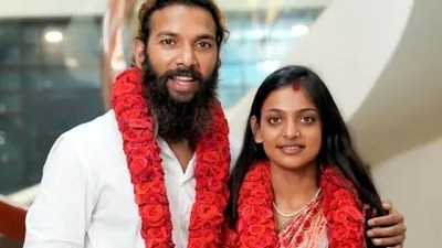 Mahakumbh Girl Monalisa Weds in Kerala: Love Triumphs Over 'Love Jihad' Claims! Mahakumbh Girl Monalisa Weds in Kerala: Love Triumphs Over 'Love Jihad' Claims!