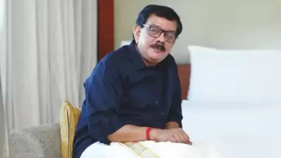 Priyadarshan Blasts Bollywood's 'Exhausting' Entourage Culture: 'They Do Nothing & Get Paid!' Priyadarshan Blasts Bollywood's 'Exhausting' Entourage Culture: 'They Do Nothing & Get Paid!'