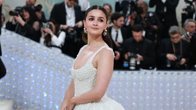 Alia Bhatt Birthday: Top 5 National Award Movies & Where to Watch on OTT Alia Bhatt Birthday: Top 5 National Award Movies & Where to Watch on OTT