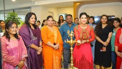 సంచలనం! హైదరాబాద్లో డీఎన్ఏ ఏస్థెటిక్స్ క్లినిక్ ప్రారంభం! ఉచిత చర్మ సంరక్షణతో 1.3 మిలియన్ ఫాలోవర్ల సంబరం! సంచలనం! హైదరాబాద్లో డీఎన్ఏ ఏస్థెటిక్స్ క్లినిక్ ప్రారంభం! ఉచిత చర్మ సంరక్షణతో 1.3 మిలియన్ ఫాలోవర్ల సంబరం!