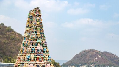 ఇంద్రకీలాద్రిలో ఉగాది సంబరాలు: వసంత నవరాత్రి వేడుకలు అంగరంగ వైభవంగా! ఇంద్రకీలాద్రిలో ఉగాది సంబరాలు: వసంత నవరాత్రి వేడుకలు అంగరంగ వైభవంగా!