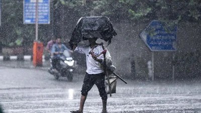 తెలుగు రాష్ట్రాలపై వరుణుడి ప్రతాపం! మరో మూడు రోజులు భారీ వర్ష సూచన!! తెలుగు రాష్ట్రాలపై వరుణుడి ప్రతాపం! మరో మూడు రోజులు భారీ వర్ష సూచన!!