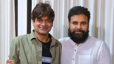 ఉస్తాద్ భగత్ సింగ్: పవన్ కళ్యాణ్ పాటల రీమిక్స్తో హరీష్ శంకర్ విధ్వంసం! ఫ్యాన్స్కి పూనకాలే! ఉస్తాద్ భగత్ సింగ్: పవన్ కళ్యాణ్ పాటల రీమిక్స్తో హరీష్ శంకర్ విధ్వంసం! ఫ్యాన్స్కి పూనకాలే!