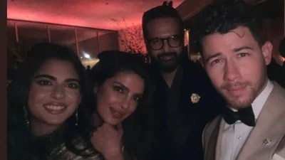 Oscars Glam: Priyanka Chopra, Isha Ambani, and a Nick Jonas Selfie Steal the Show! Oscars Glam: Priyanka Chopra, Isha Ambani, and a Nick Jonas Selfie Steal the Show!
