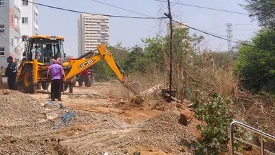 హైడ్రా ధాటికి హడలెత్తిన ఆక్రమణదారులు! రూ.3200 కోట్ల ప్రభుత్వ భూమికి రక్షణ కంచె!! హైడ్రా ధాటికి హడలెత్తిన ఆక్రమణదారులు! రూ.3200 కోట్ల ప్రభుత్వ భూమికి రక్షణ కంచె!!