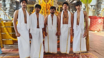 గోదావరిలో జల సమాధి: ఇంజినీరింగ్ విద్యార్థుల దుర్మరణం! భద్రాచలంలో తీవ్ర విషాదం! గోదావరిలో జల సమాధి: ఇంజినీరింగ్ విద్యార్థుల దుర్మరణం! భద్రాచలంలో తీవ్ర విషాదం!