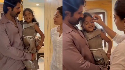 విజయ్, రష్మిక లవ్ స్టోరీ: క్యూట్ ఫ్యాన్కి లంచ్ ట్రీట్! అభిమానులకు దిమ్మతిరిగే సర్ ప్రైజ్!! విజయ్, రష్మిక లవ్ స్టోరీ: క్యూట్ ఫ్యాన్కి లంచ్ ట్రీట్! అభిమానులకు దిమ్మతిరిగే సర్ ప్రైజ్!!