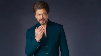 Shah Rukh Khan's Viral Eid Look & Wishes Delights Fans Shah Rukh Khan's Viral Eid Look & Wishes Delights Fans