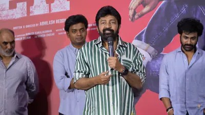 షాకింగ్: శర్వానంద్ హీరో.. నేను సెకండ్ లెవెల్ కు పడిపోయా.. రాజశేఖర్ సంచలన కామెంట్స్ వైరల్! షాకింగ్: శర్వానంద్ హీరో.. నేను సెకండ్ లెవెల్ కు పడిపోయా.. రాజశేఖర్ సంచలన కామెంట్స్ వైరల్!
