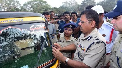 ఆటో ప్రయాణాల్లో ఇక భద్రతకు ఢోకా లేదు! క్యూఆర్ కోడ్ సాయంతో మీ ప్రయాణం సేఫ్!! ఆటో ప్రయాణాల్లో ఇక భద్రతకు ఢోకా లేదు! క్యూఆర్ కోడ్ సాయంతో మీ ప్రయాణం సేఫ్!!