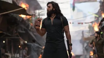 Ranveer Singh 'Turban' Image Sparks Row: 'Dhurandhar' Director Denies Disrespect! Ranveer Singh 'Turban' Image Sparks Row: 'Dhurandhar' Director Denies Disrespect!