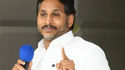 జగన్ హెచ్చరిక: చంద్రబాబుకు 'రెడ్ బుక్' రోజులు ఇక ముగిసినట్టే! సినిమా చూపిస్తాం!! జగన్ హెచ్చరిక: చంద్రబాబుకు 'రెడ్ బుక్' రోజులు ఇక ముగిసినట్టే! సినిమా చూపిస్తాం!!