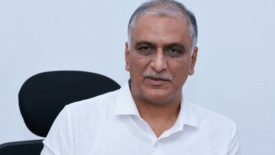 రేవంత్ సర్కార్కు హరీశ్ రావు షాక్: కాగ్ రిపోర్టుతో కళ్లు తెరిపించే ప్రయత్నం! రేవంత్ సర్కార్కు హరీశ్ రావు షాక్: కాగ్ రిపోర్టుతో కళ్లు తెరిపించే ప్రయత్నం!
