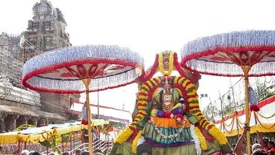 ఒంటిమిట్ట బ్రహ్మోత్సవం: మోహినిగా కోదండరాముడు, భక్తులు పులకించిపోయారు! ఒంటిమిట్ట బ్రహ్మోత్సవం: మోహినిగా కోదండరాముడు, భక్తులు పులకించిపోయారు!