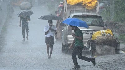 తెలంగాణలో వరుణుడి ప్రతాపం! ఈ నెల 7 వరకు భారీ వర్ష సూచన! తెలంగాణలో వరుణుడి ప్రతాపం! ఈ నెల 7 వరకు భారీ వర్ష సూచన!