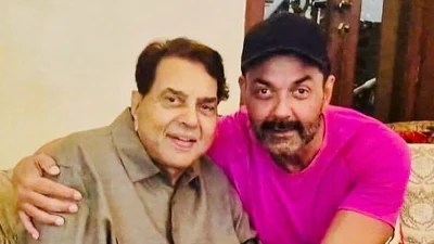 Tears Flow as Bobby Deol Honors Dad Dharmendra with Lifetime Award Acceptance Tears Flow as Bobby Deol Honors Dad Dharmendra with Lifetime Award Acceptance