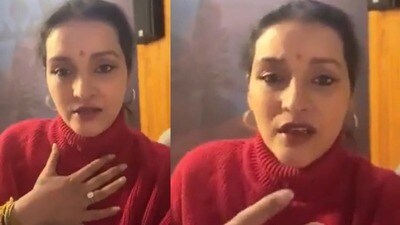 షాకింగ్: సెలబ్రిటీలను టెర్రరిస్టులా చూస్తారా? రేణు దేశాయ్ ఫైర్! షాకింగ్: సెలబ్రిటీలను టెర్రరిస్టులా చూస్తారా? రేణు దేశాయ్ ఫైర్!
