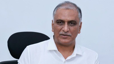 హరీశ్ రావు సంచలన అరెస్ట్! పరిగిలో తీవ్ర ఉద్రిక్తత.. అసలేం జరిగింది? హరీశ్ రావు సంచలన అరెస్ట్! పరిగిలో తీవ్ర ఉద్రిక్తత.. అసలేం జరిగింది?