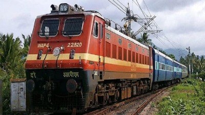 వేసవిలో ఊరట! ఏపీ, తెలంగాణాకు దక్షిణ మధ్య రైల్వే ప్రత్యేక రైళ్లు!! వేసవిలో ఊరట! ఏపీ, తెలంగాణాకు దక్షిణ మధ్య రైల్వే ప్రత్యేక రైళ్లు!!