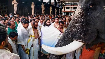 అనంత్ అంబానీ సంచలన వ్యాఖ్యలు: నా బాధ కంటే ఎక్కువ బాధలో ఎందరో! అనంత్ అంబానీ సంచలన వ్యాఖ్యలు: నా బాధ కంటే ఎక్కువ బాధలో ఎందరో!