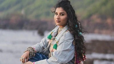 మంగ్లీకి బిగ్ షాక్! రూ.10 కోట్ల కుంభకోణంలో సింగర్ పేరు! టాలీవుడ్లో సంచలనం! మంగ్లీకి బిగ్ షాక్! రూ.10 కోట్ల కుంభకోణంలో సింగర్ పేరు! టాలీవుడ్లో సంచలనం!