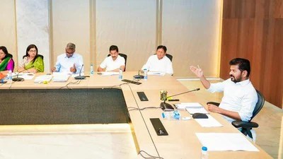 జూన్ 15 డెడ్లైన్: విద్యార్థులకు ఎడ్యుకేషన్ కిట్లు, సీఎం రేవంత్ రెడ్డి సంచలన ఆదేశాలు! జూన్ 15 డెడ్లైన్: విద్యార్థులకు ఎడ్యుకేషన్ కిట్లు, సీఎం రేవంత్ రెడ్డి సంచలన ఆదేశాలు!