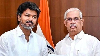 సీఎంగా విజయ్.. బిగ్ షాక్! గవర్నర్ నిర్ణయంతో దద్దరిల్లిన తమిళనాట రాజకీయం! సీఎంగా విజయ్.. బిగ్ షాక్! గవర్నర్ నిర్ణయంతో దద్దరిల్లిన తమిళనాట రాజకీయం!
