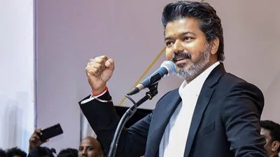 దళపతి విజయ్ పేదరికంపై క్లాస్మేట్ బాంబ్! సంచలనం సృష్టిస్తున్న వైరల్ కామెంట్స్! దళపతి విజయ్ పేదరికంపై క్లాస్మేట్ బాంబ్! సంచలనం సృష్టిస్తున్న వైరల్ కామెంట్స్!