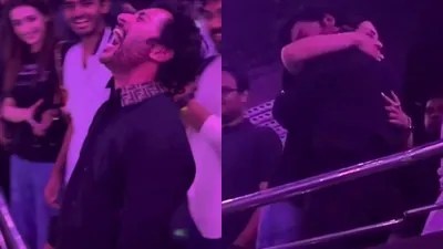 Emotional RJ Balaji Recreates Jersey Moment, Hugs Trisha Krishnan at 'Karuppu' Premiere Emotional RJ Balaji Recreates Jersey Moment, Hugs Trisha Krishnan at 'Karuppu' Premiere