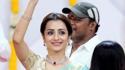 లక్కీ లేడీ త్రిషకు డబుల్ ధమాకా! రాజకీయాల్లో, సినిమాల్లో బాక్సాఫీస్ షేక్! లక్కీ లేడీ త్రిషకు డబుల్ ధమాకా! రాజకీయాల్లో, సినిమాల్లో బాక్సాఫీస్ షేక్!