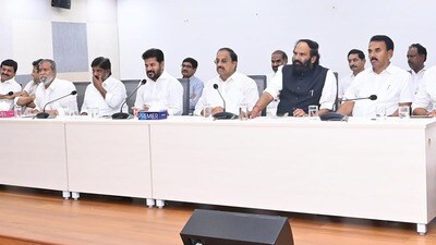 తెలంగాణలో సంచలన నిర్ణయాలు! 2.5 లక్షల ఇందిరమ్మ ఇళ్లు, జూనియర్ కాలేజీల్లో మధ్యాహ్న భోజనం! తెలంగాణలో సంచలన నిర్ణయాలు! 2.5 లక్షల ఇందిరమ్మ ఇళ్లు, జూనియర్ కాలేజీల్లో మధ్యాహ్న భోజనం!
