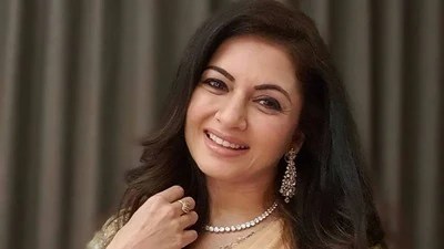 10 ఏళ్లు చిన్న హీరోకు తల్లిగా భాగ్యశ్రీ? ట్రోల్స్ షాక్! 100 కోట్ల సినిమాపై సంచలన కౌంటర్ వైరల్! 10 ఏళ్లు చిన్న హీరోకు తల్లిగా భాగ్యశ్రీ? ట్రోల్స్ షాక్! 100 కోట్ల సినిమాపై సంచలన కౌంటర్ వైరల్!
