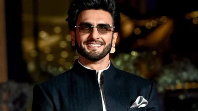 Ranveer Singh Breaks Silence on Don 3 Ban & Farhan Akhtar Feud: 'Choosing Restraint' Ranveer Singh Breaks Silence on Don 3 Ban & Farhan Akhtar Feud: 'Choosing Restraint'