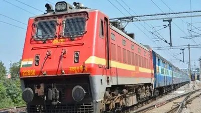 తెలంగాణ, ఆంధ్రాకు బంపర్ ఆఫర్! నార్త్కు 3 కొత్త రైళ్లు: రూట్లు, టైమింగ్స్ ఇవే! తెలంగాణ, ఆంధ్రాకు బంపర్ ఆఫర్! నార్త్కు 3 కొత్త రైళ్లు: రూట్లు, టైమింగ్స్ ఇవే!