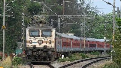 దక్షిణ మధ్య రైల్వే సరుకు రవాణాలో విప్లవం: ఉక్కు, మక్కల రవాణాతో ఆర్థిక ప్రగతి! దక్షిణ మధ్య రైల్వే సరుకు రవాణాలో విప్లవం: ఉక్కు, మక్కల రవాణాతో ఆర్థిక ప్రగతి!