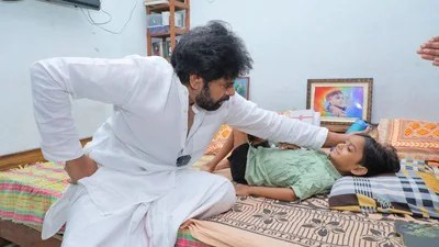 పవన్ కళ్యాణ్ కదిలించిన దృశ్యం: అభిమాని చివరి కోరిక తీర్చిన డిప్యూటీ సీఎం! పవన్ కళ్యాణ్ కదిలించిన దృశ్యం: అభిమాని చివరి కోరిక తీర్చిన డిప్యూటీ సీఎం!