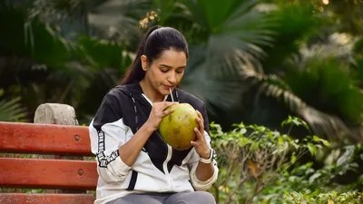 పరగడుపున కొబ్బరి నీళ్లు: తాగితే మీ శరీరంలో జరిగే 5 అద్భుతాలు! పరగడుపున కొబ్బరి నీళ్లు: తాగితే మీ శరీరంలో జరిగే 5 అద్భుతాలు!