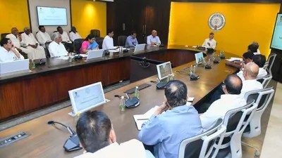 ఆక్వా రైతులకు ఊరట: సీఎం చంద్రబాబు సంచలన నిర్ణయం! ఫీడ్ ధర రూ.4 తగ్గింపు, కమిటీ ఏర్పాటు ఆక్వా రైతులకు ఊరట: సీఎం చంద్రబాబు సంచలన నిర్ణయం! ఫీడ్ ధర రూ.4 తగ్గింపు, కమిటీ ఏర్పాటు
