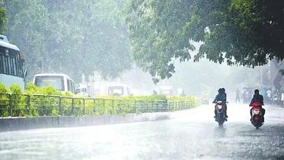 APలో వాతావరణం ఉగ్రరూపం! ద్రోణి ప్రభావంతో భారీ వర్షాలు, పిడుగుల బీభత్సం! APలో వాతావరణం ఉగ్రరూపం! ద్రోణి ప్రభావంతో భారీ వర్షాలు, పిడుగుల బీభత్సం!