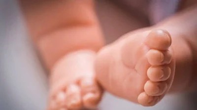 హైదరాబాద్లో దారుణం: హాస్టల్ వాష్రూమ్లో ప్రసవం, శిశువును వెంటిలేటర్ నుండి విసిరేసిన యువతి! హైదరాబాద్లో దారుణం: హాస్టల్ వాష్రూమ్లో ప్రసవం, శిశువును వెంటిలేటర్ నుండి విసిరేసిన యువతి!