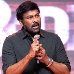 మెగాస్టార్ షాకింగ్ కామెంట్స్: 'అవార్డుకు ఎన్నో దారులు' - చిరు ఎవరిని టార్గెట్ చేశారు? మెగాస్టార్ షాకింగ్ కామెంట్స్: 'అవార్డుకు ఎన్నో దారులు' - చిరు ఎవరిని టార్గెట్ చేశారు?
